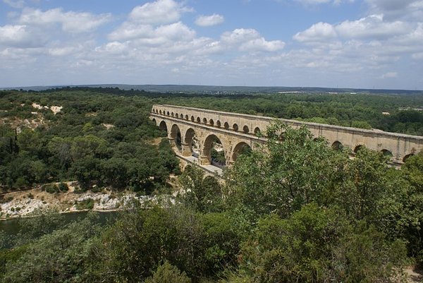 Découvrez les meilleurs campings avec piscine en Ardèche pour des vacances inoubliables